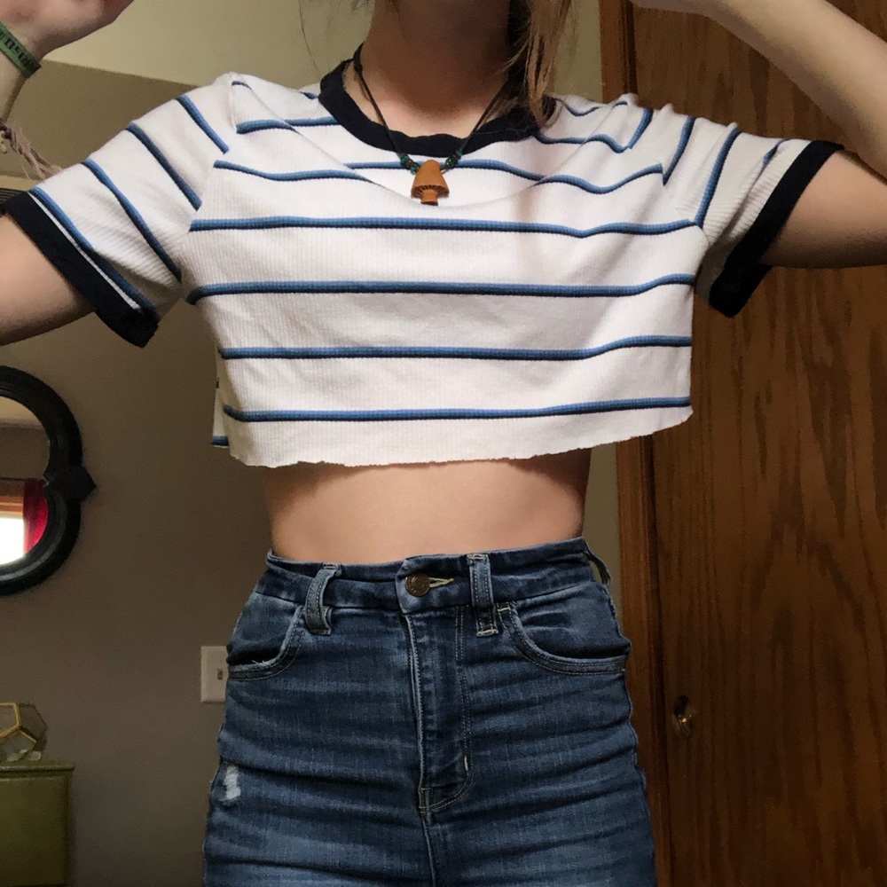 cropped striped shirt